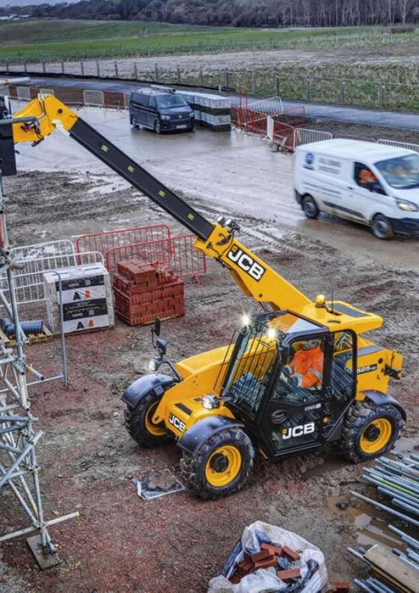 6 METRE JCB