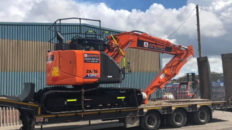 Hitachi ZX135 USLC-5