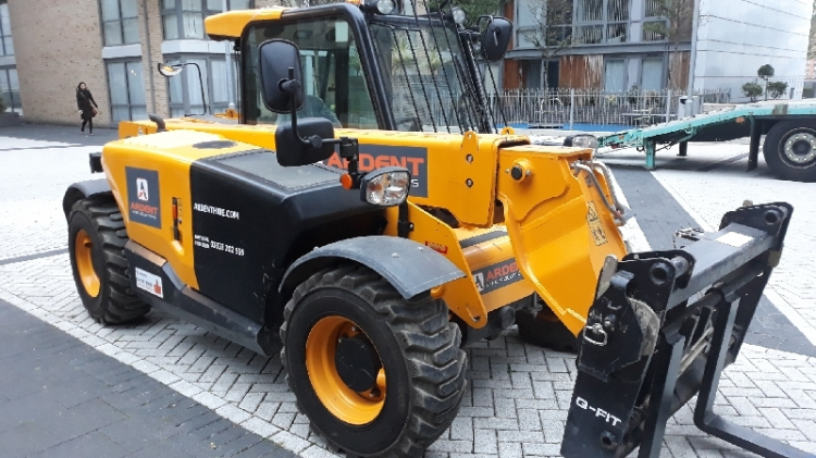 JCB 525-60